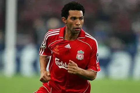 لاعب ليفربول السابق: تجاهلت وكيل أعمالي شهرين حتى تحقق حلمي بالانتقال للريدز